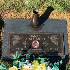 MMBM-78 Maker of bronze plaques, bronze memorials, bronze headstone inserts, bronze burial markers, bronze signs, and bronze statues in the San Francisco Bay area Hayward, California